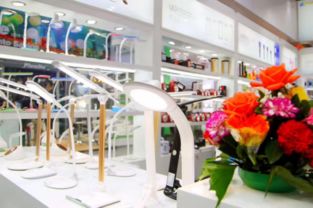 攜多款臺(tái)燈新產(chǎn)品，康銘亮相全國(guó)百貨展