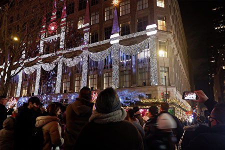 曼哈頓第五大道圣誕慶典 精品百貨聲光秀與服裝批發(fā)市場的節(jié)日風情